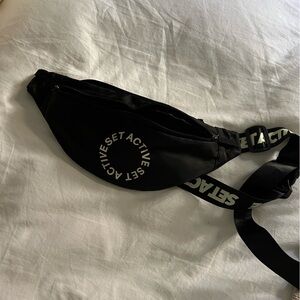 SET ACTIVE fanny pack